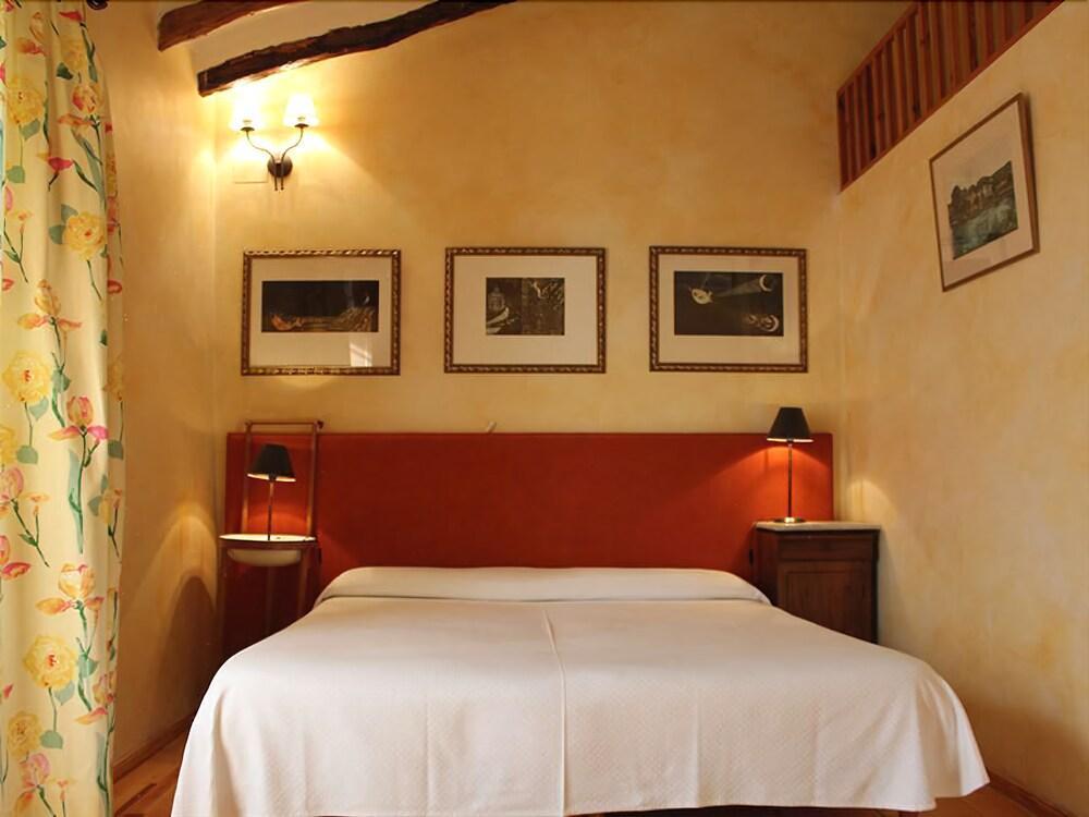 Rural Mas Fontanelles Hotel *
